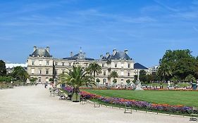 Joli Appartement Devant Le Jardin De Luxembourg